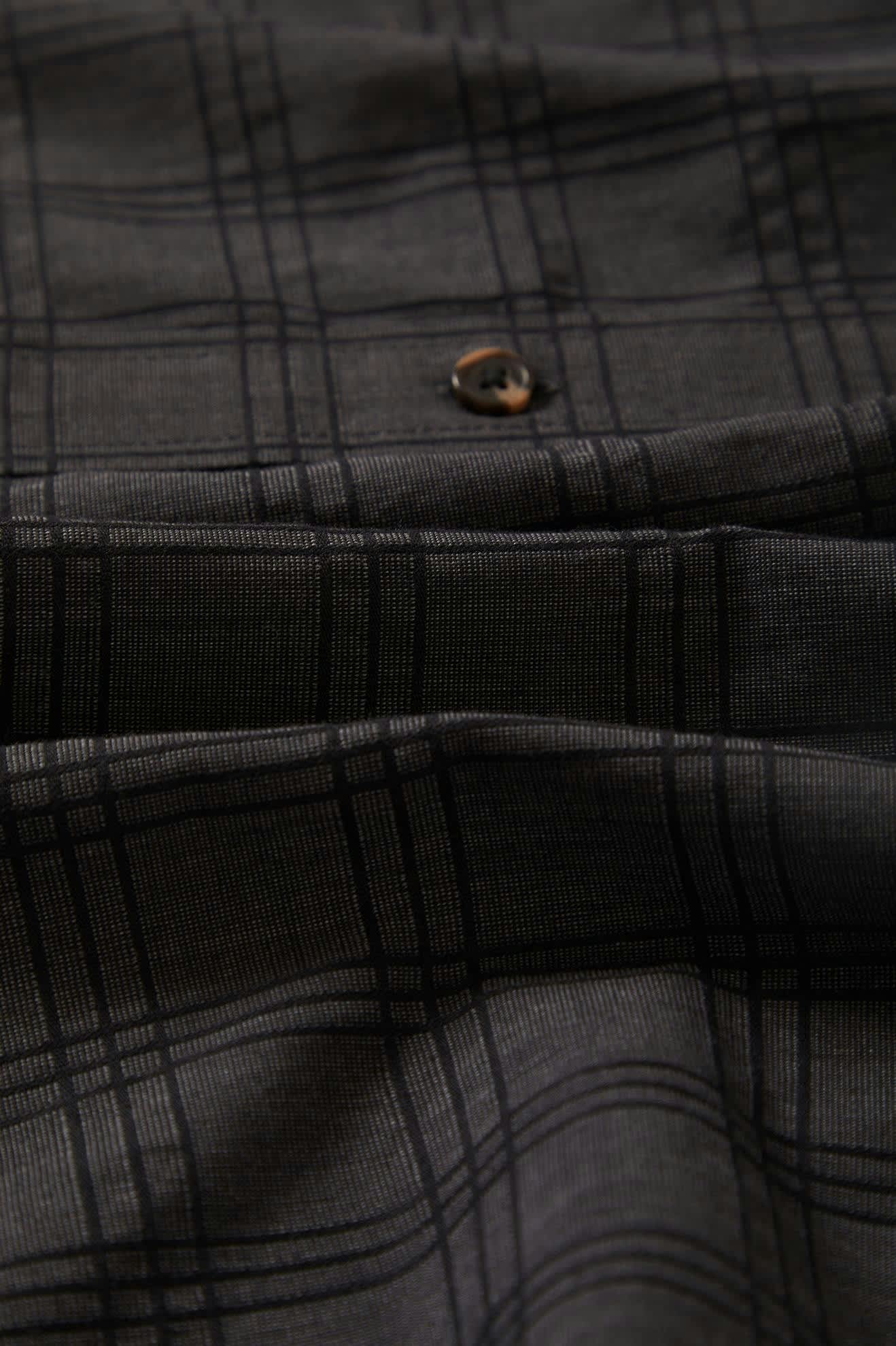 CRU Oxford Plaid Relaxed S/S Shirt - Charcoal/Black Plaid